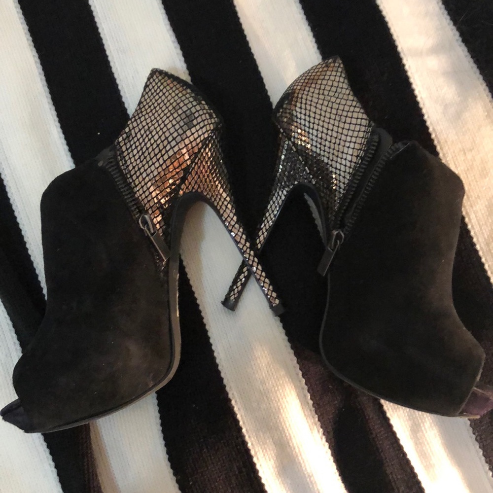 Black Suede Aldo booties size 8